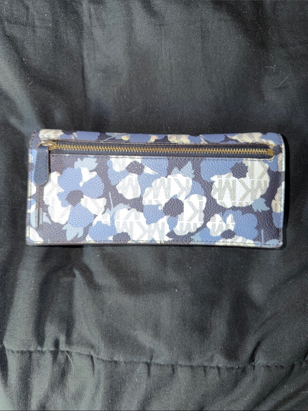 Michael Kors Blue and White Floral Wallet - Picture 2 of 4